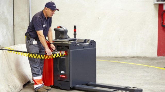 Waterstoftechnologie in een truck bij DB Schenker